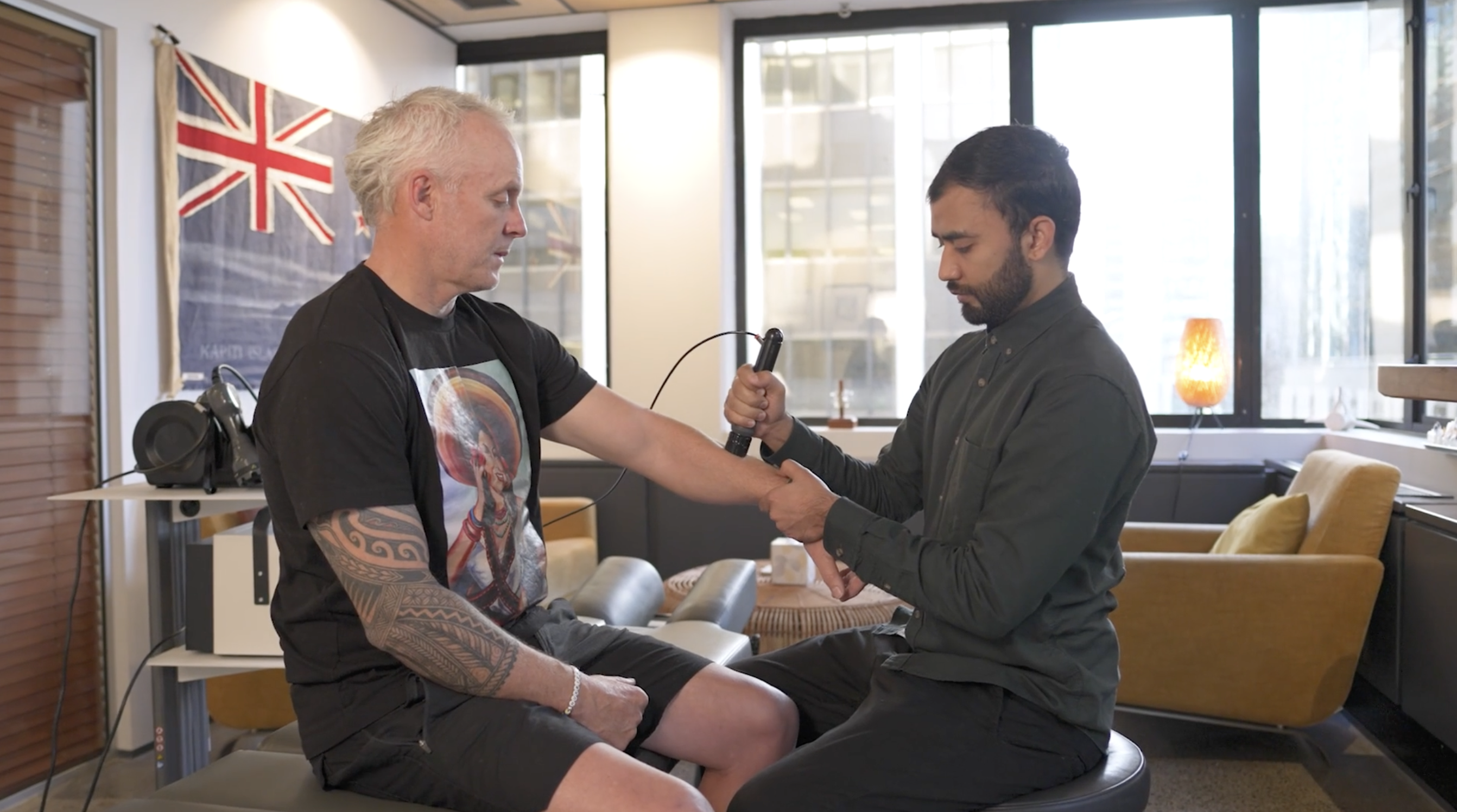 Read more about the article Extracorporeal Shockwave Therapy (ESWT) as Hand Therapy: A Cutting-Edge Approach to Wrist & Hand Pain